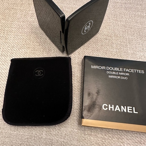 CHANEL Accessories - Chanel double mirror black bundle